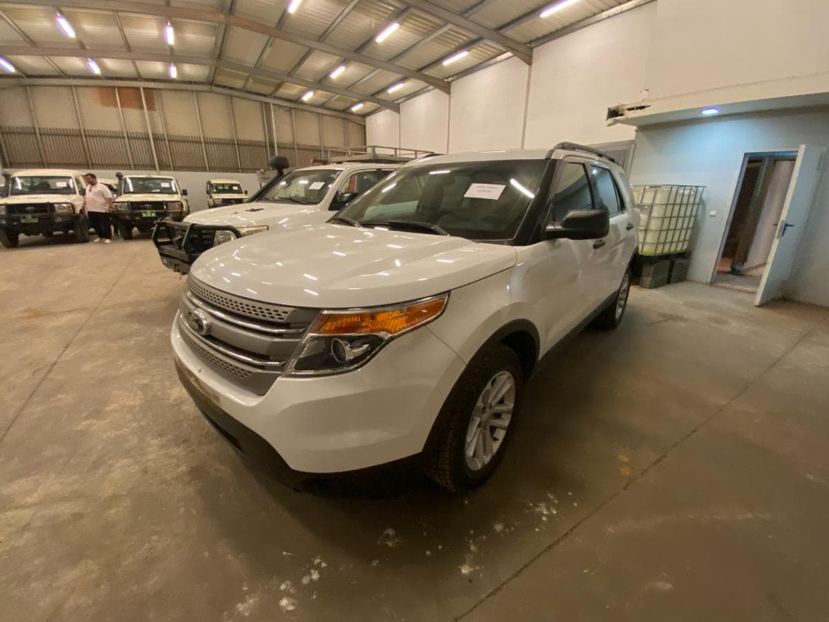 Veículo Ford Explorer · — image 7