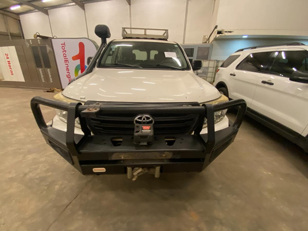 Veículo Toyota Land Cruiser · — image 2