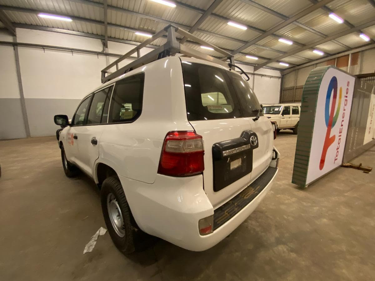 Veículo Toyota Land Cruiser · — image 4