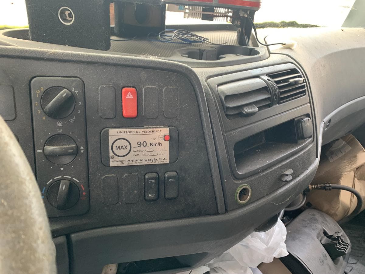 Mercedes-Benz Atego 822 — imagem 15