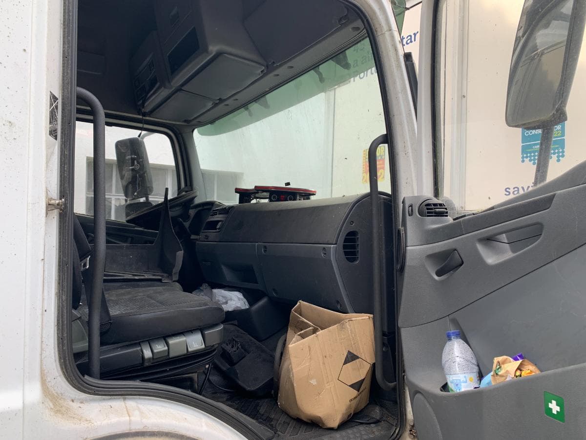 Mercedes-Benz Atego 822 — imagem 18