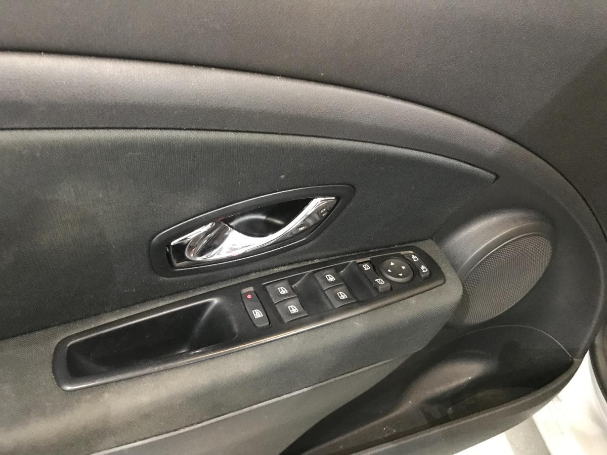 Renault Mégane 1.5DCI · Ano 2015 — imagen 21
