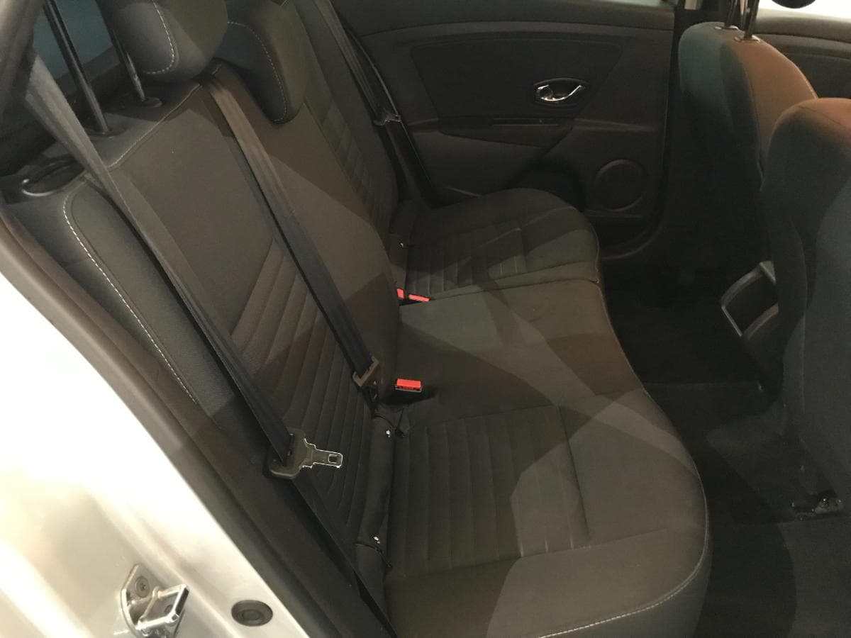 Renault Mégane 1.5DCI · Ano 2015 — imagen 27
