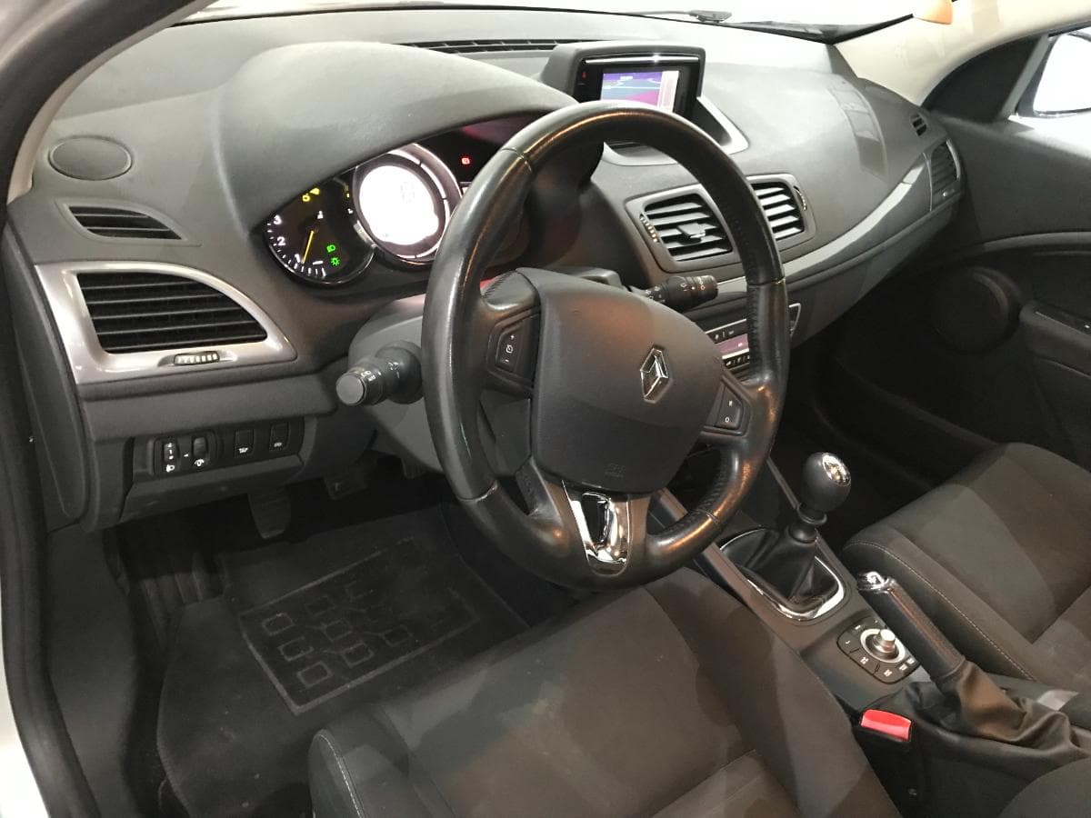 Renault Mégane 1.5DCI · Ano 2015 — imagen 38
