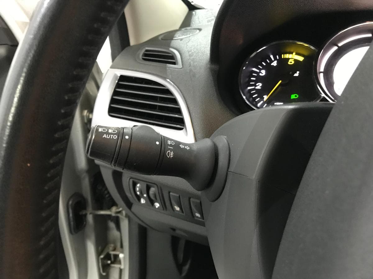 Renault Mégane 1.5DCI · Ano 2015 — imagen 40