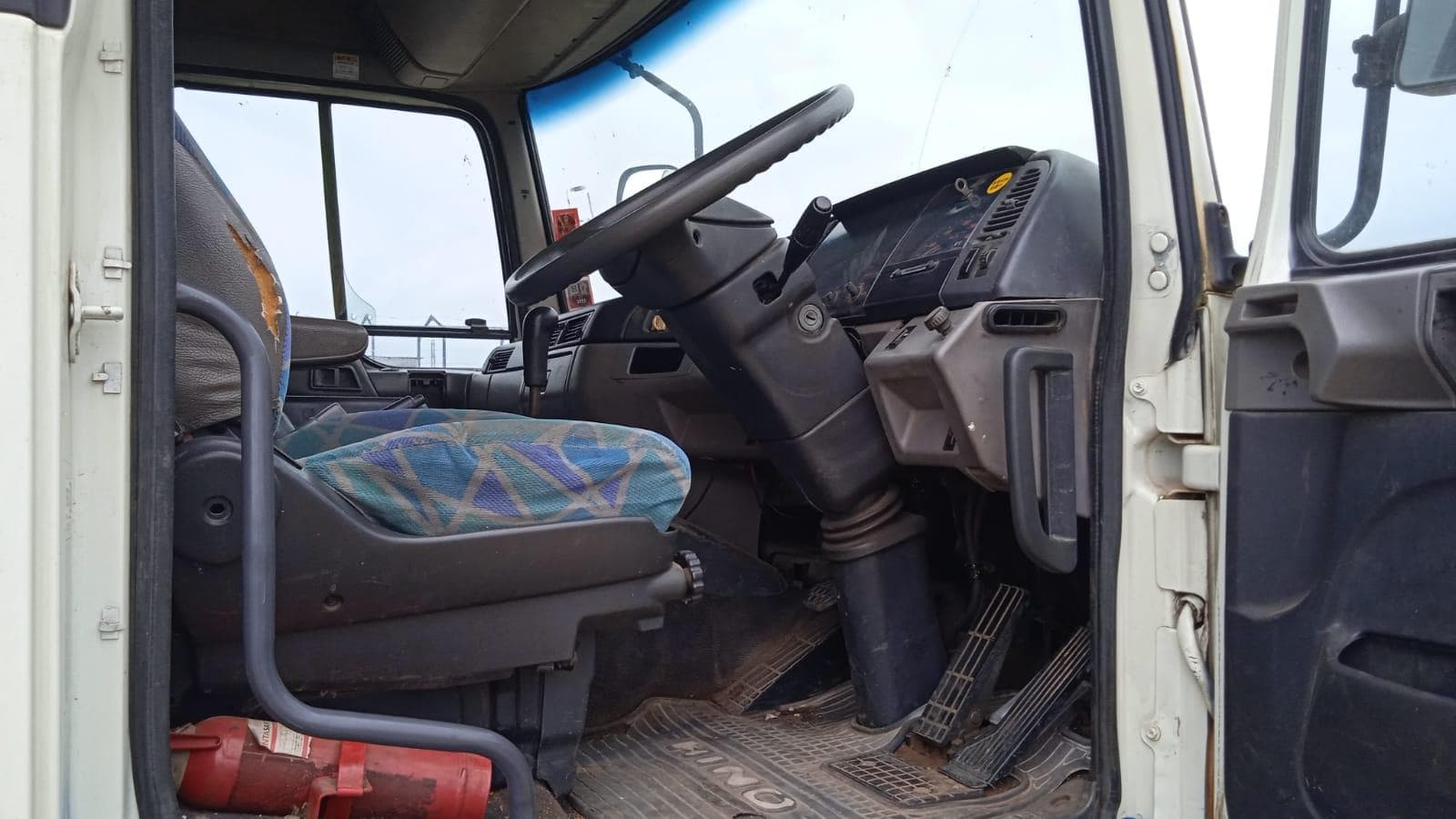 HINO PROFIA · — image 13