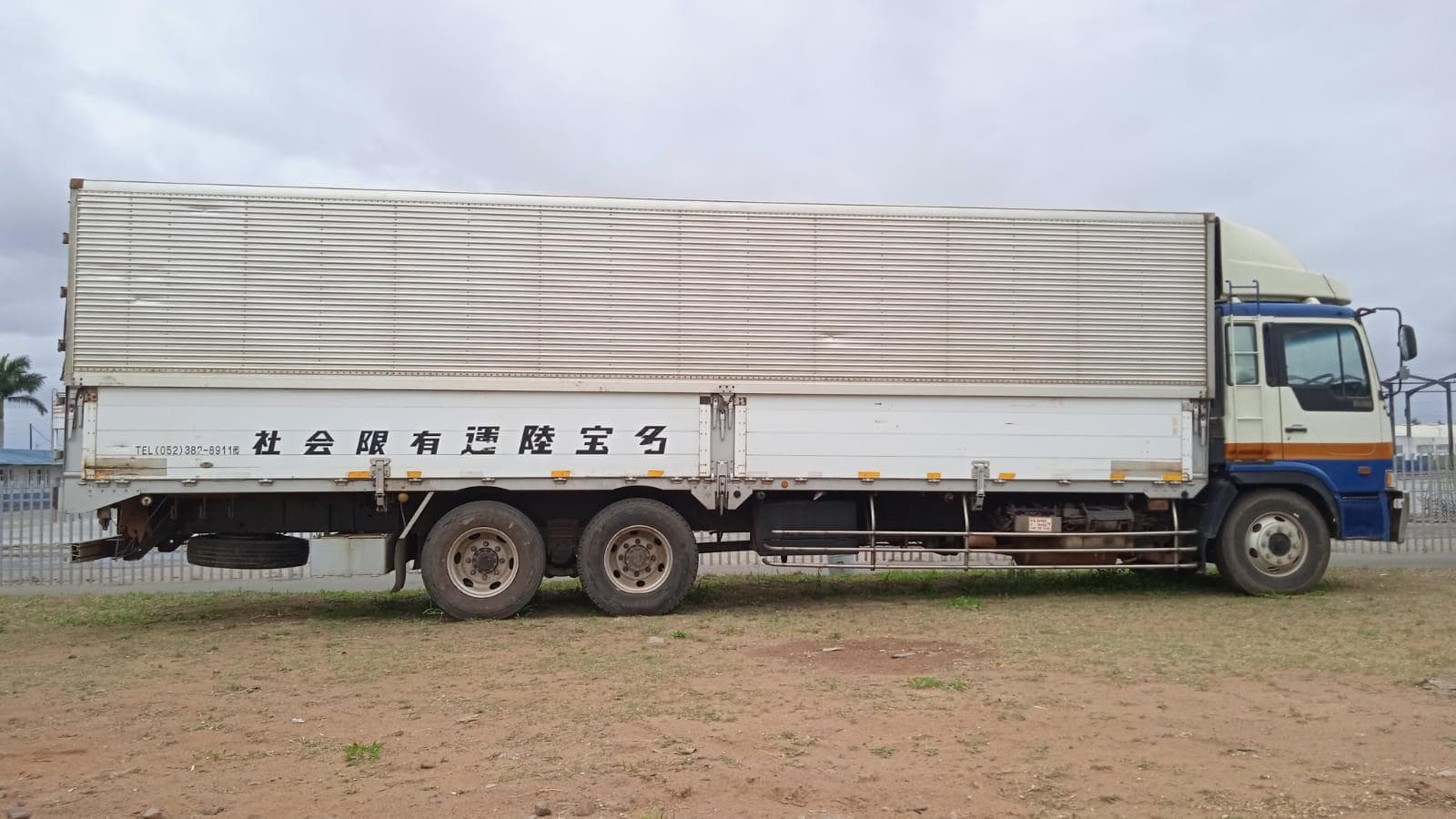 HINO PROFIA · — image 14