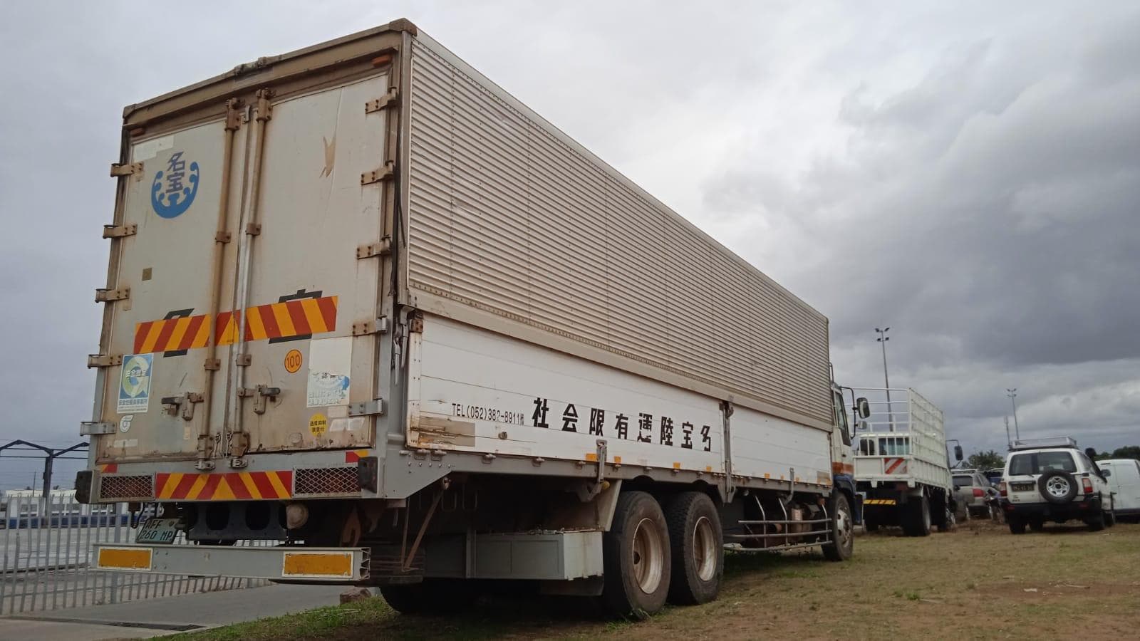 HINO PROFIA · — image 4