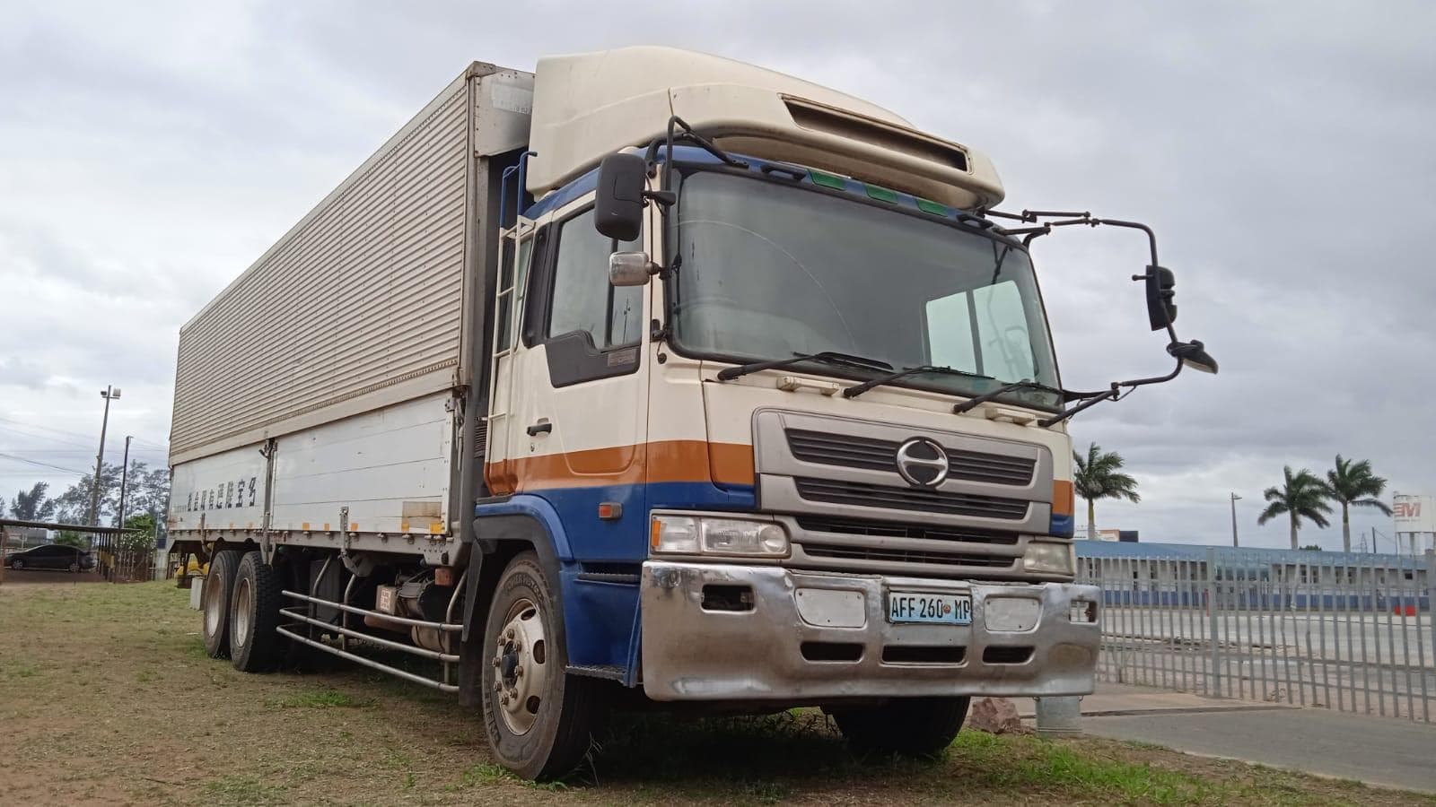HINO PROFIA · — image 2