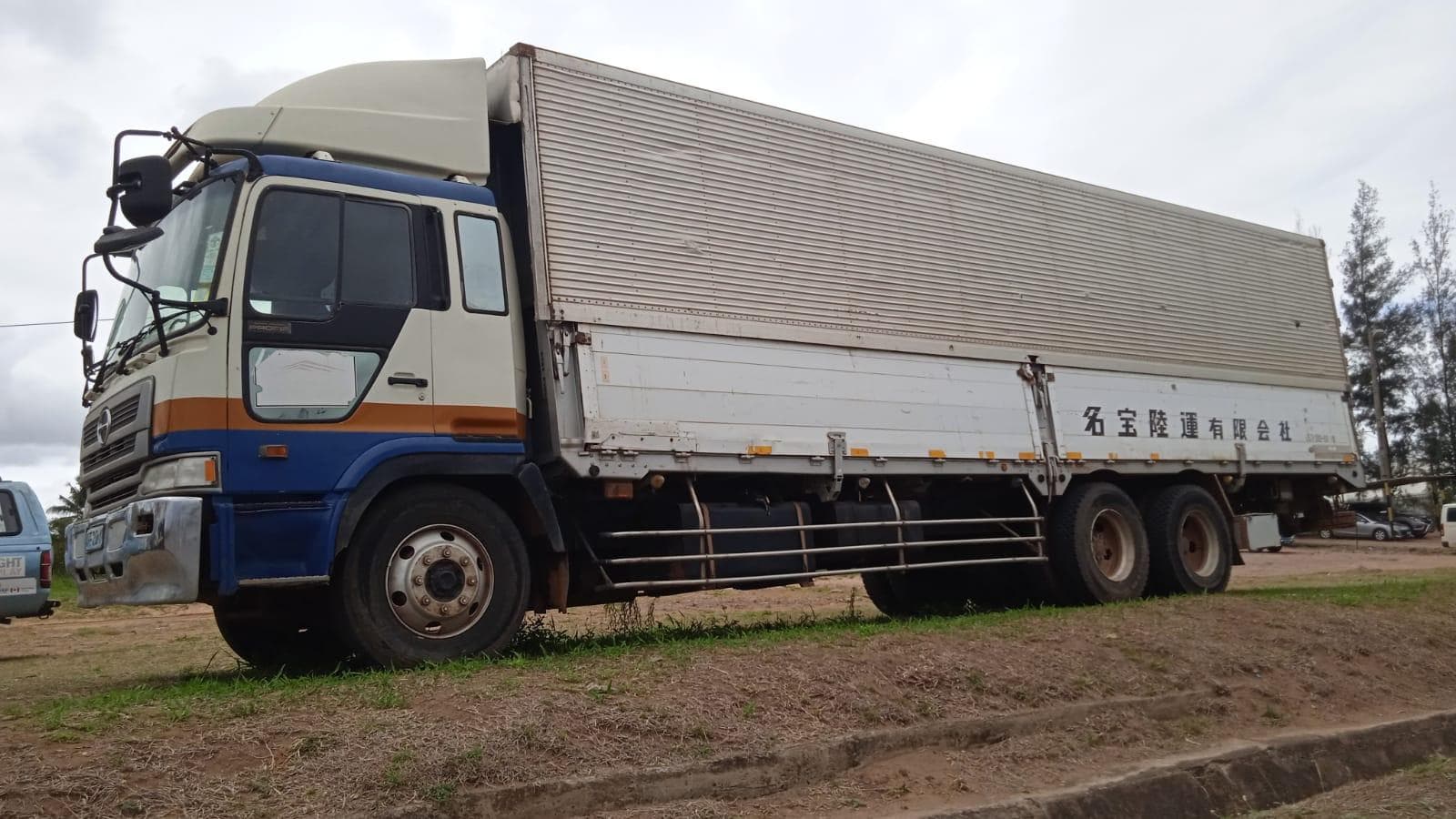 HINO PROFIA · — image 3