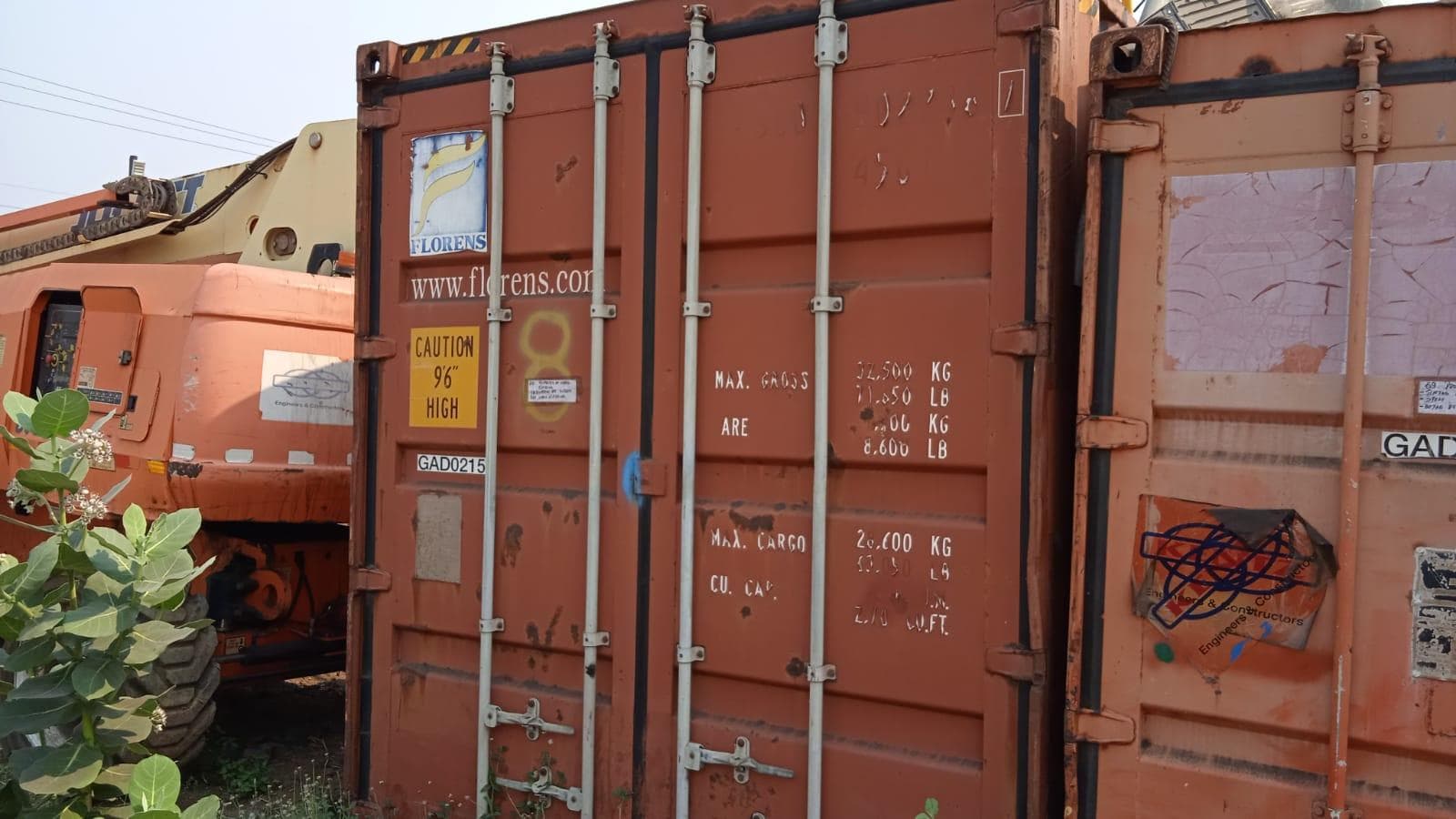 Suportes de cabos eléctricos + Contentor de 40P · — imagem 2