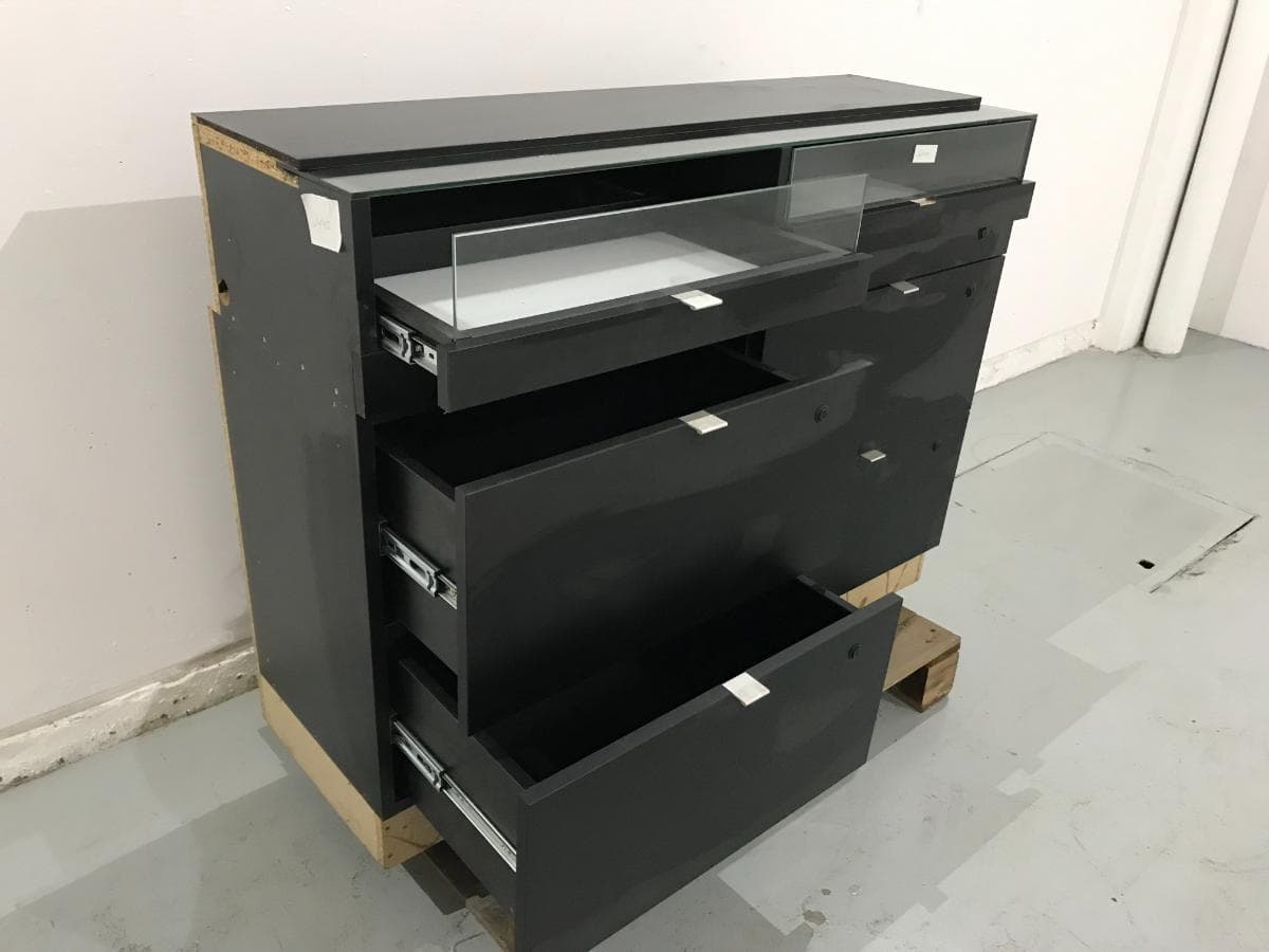 Display Furniture — image 2