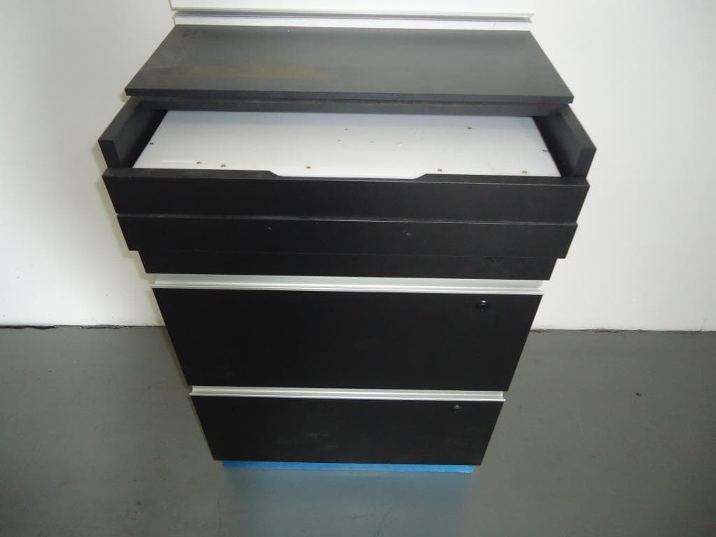 Display Furniture — image 3