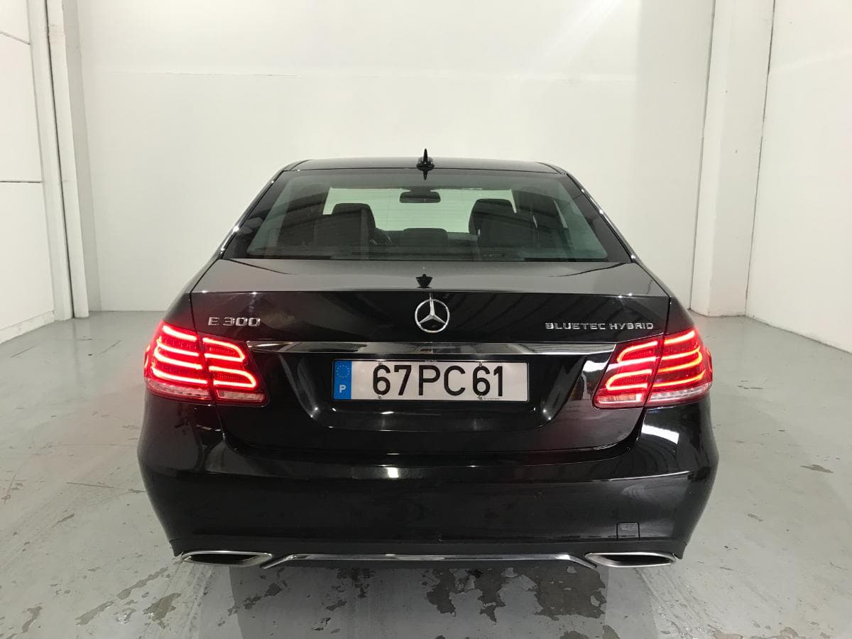 Mercedes-Benz E300 Blue Tec Híbrido 2.2 · Ano 2014 — image 10