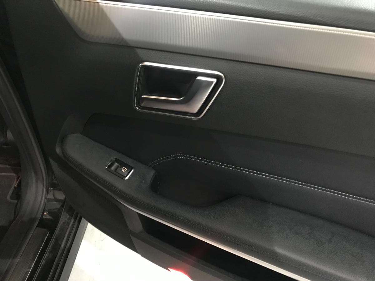 Mercedes-Benz E300 Blue Tec Híbrido 2.2 · Ano 2014 — image 25