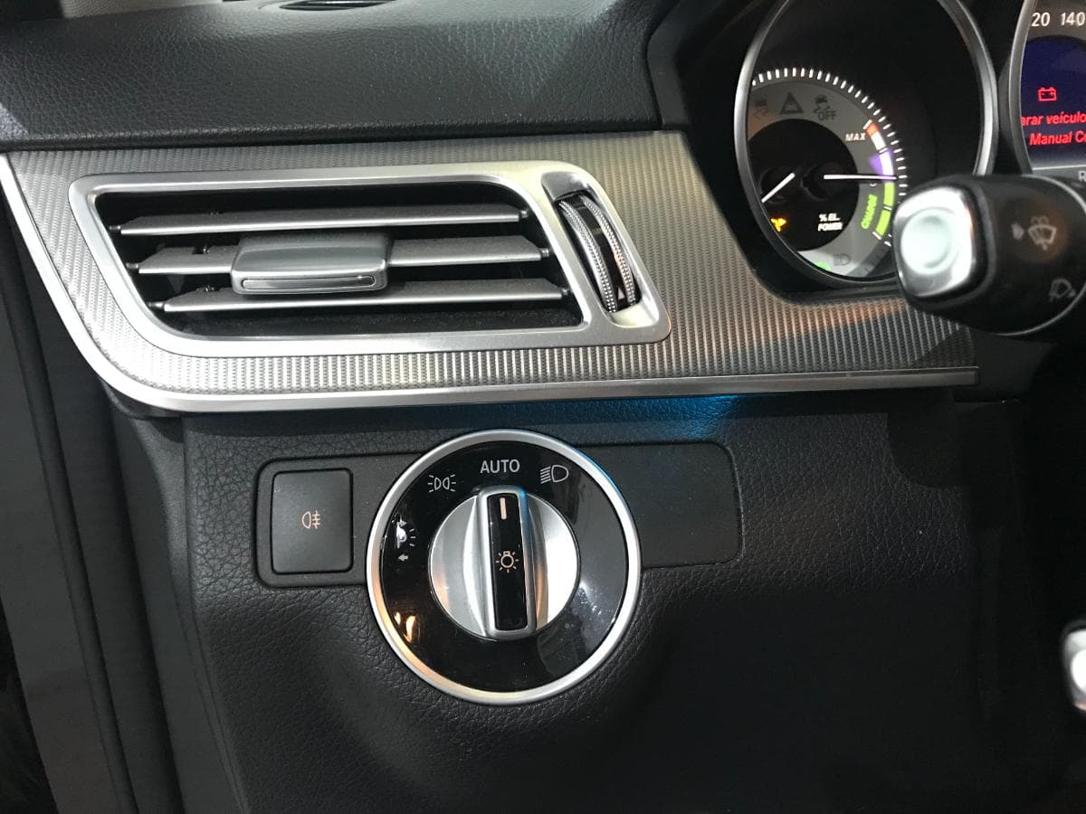 Mercedes-Benz E300 Blue Tec Híbrido 2.2 · Ano 2014 — image 33