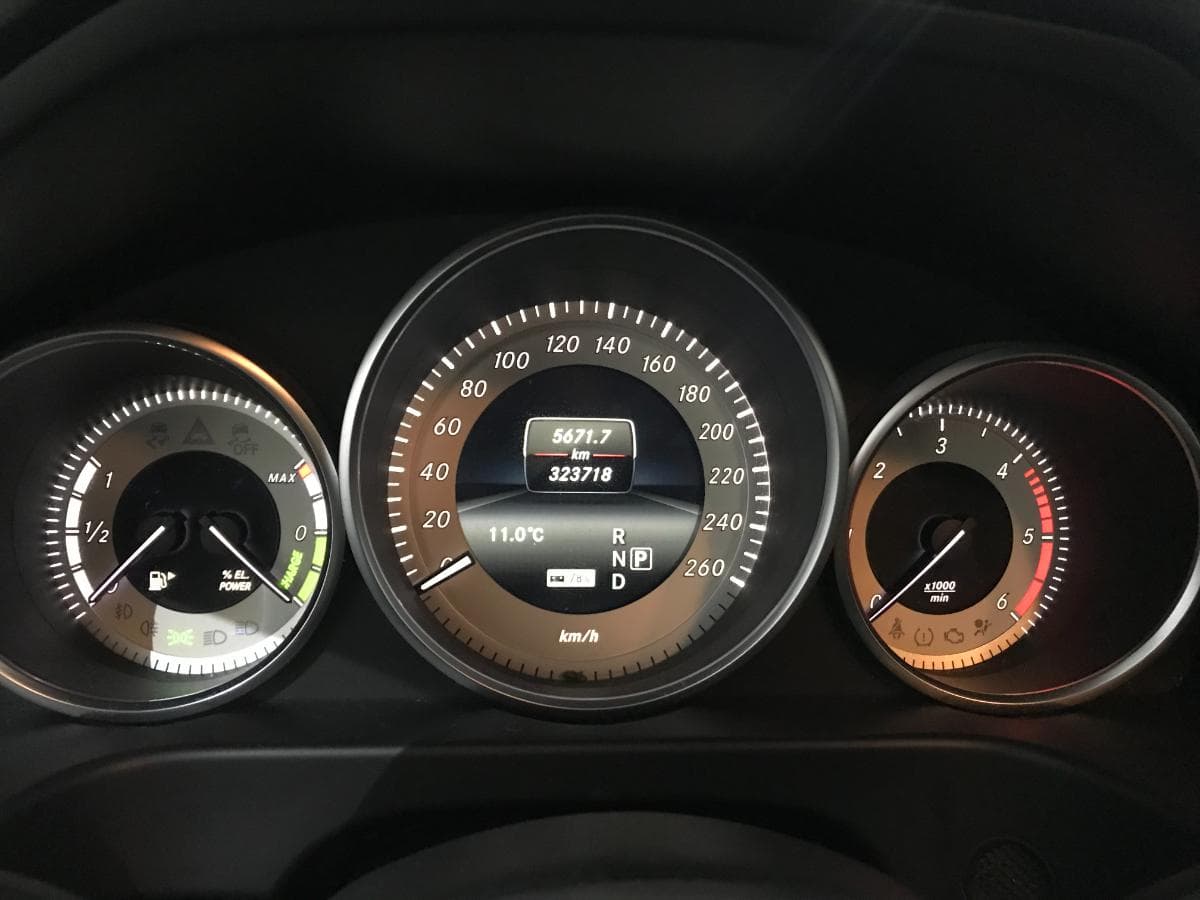 Mercedes-Benz E300 Blue Tec Híbrido 2.2 · Ano 2014 — image 34