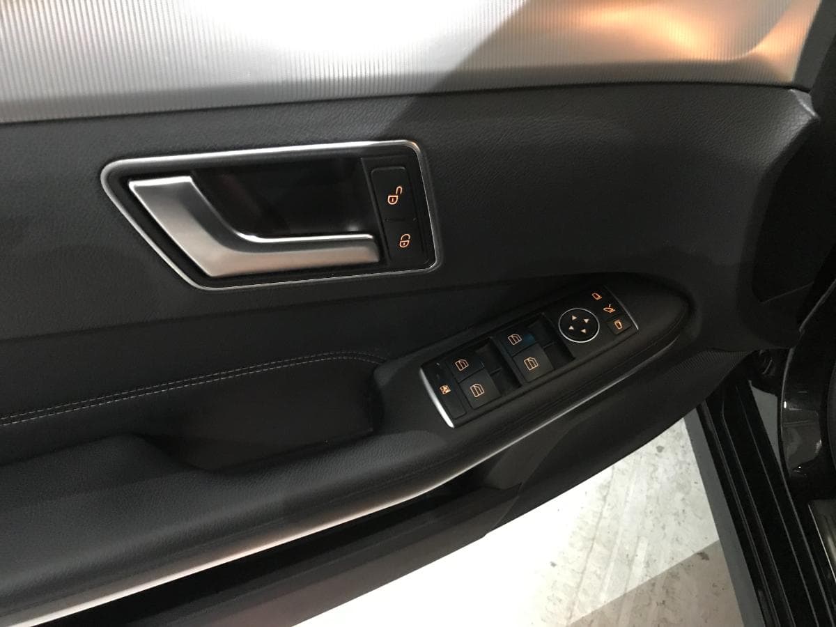 Mercedes-Benz E300 Blue Tec Híbrido 2.2 · Ano 2014 — image 35