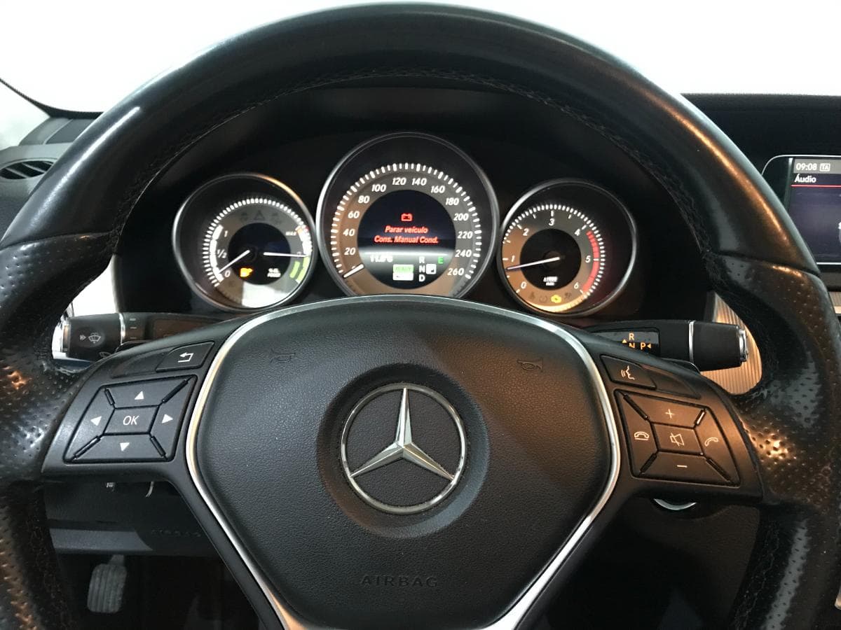 Mercedes-Benz E300 Blue Tec Híbrido 2.2 · Ano 2014 — image 40