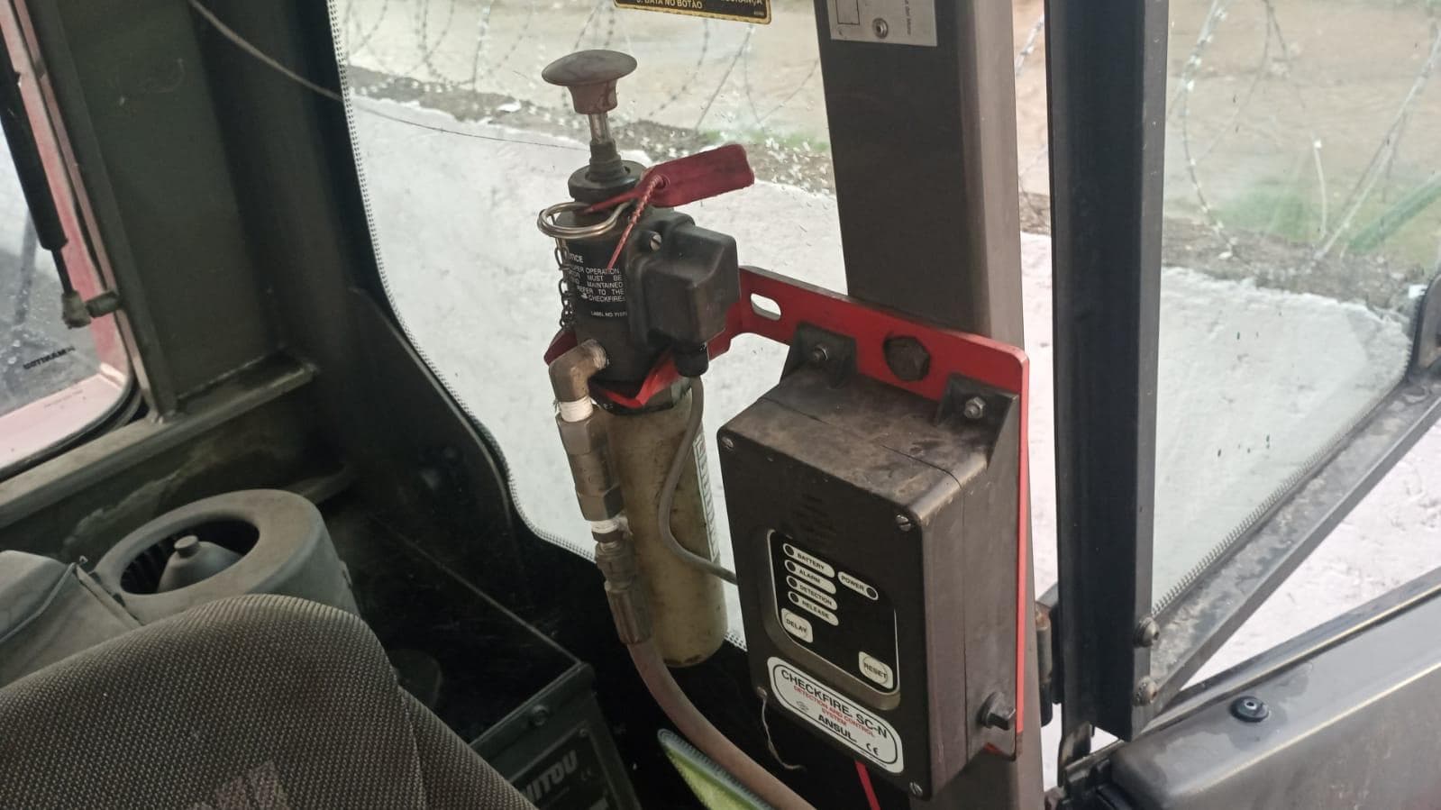 Empilhador Telescópico MANITOU MHT 10210 · — imagem 12