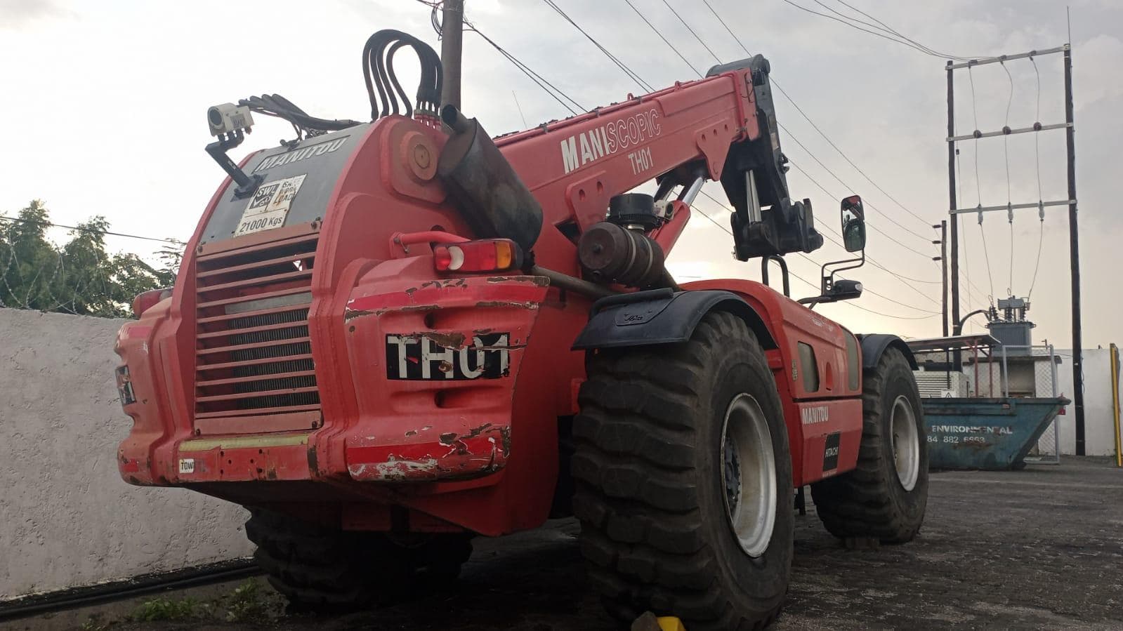 Empilhador Telescópico MANITOU MHT 10210 · — imagem 3