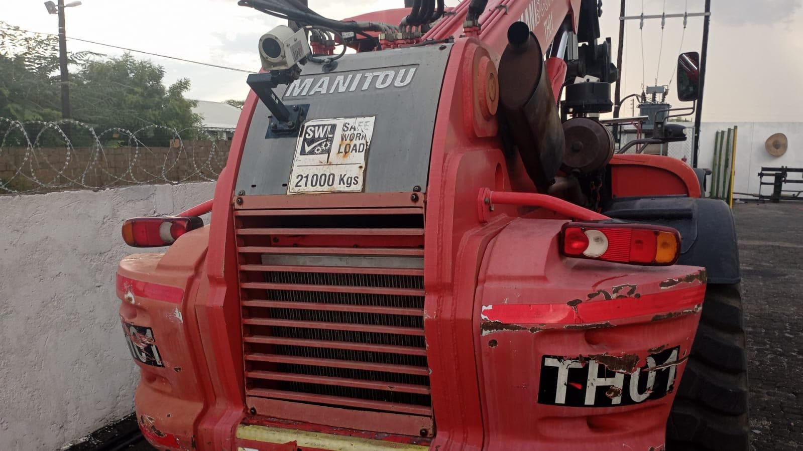 Empilhador Telescópico MANITOU MHT 10210 · — imagem 26