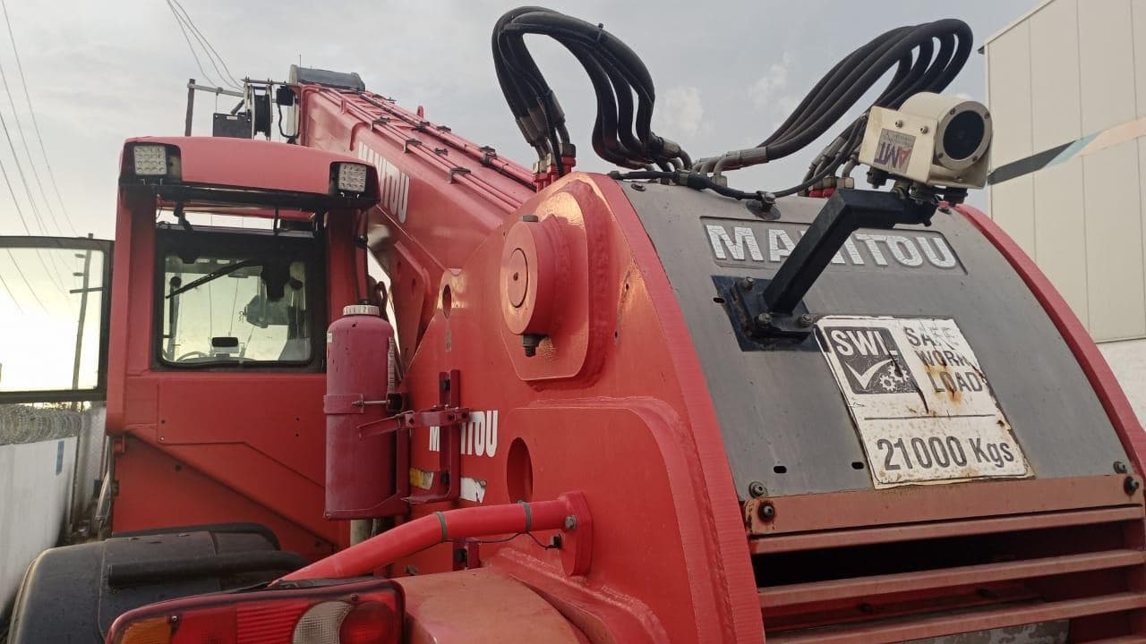 Empilhador Telescópico MANITOU MHT 10210 · — imagem 30