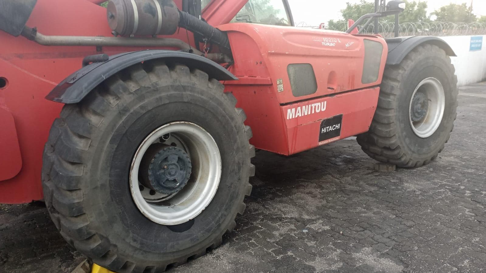 Empilhador Telescópico MANITOU MHT 10210 · — imagem 31