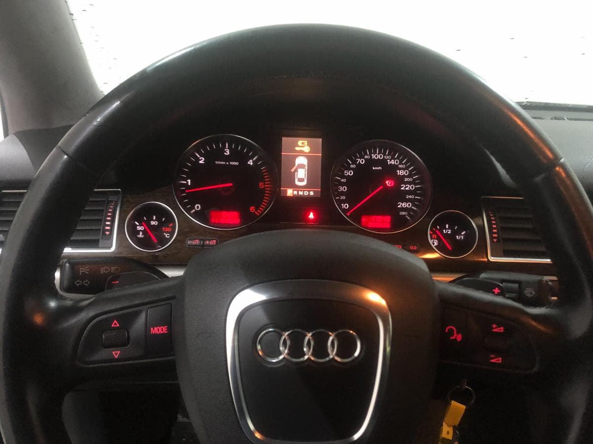Audi A8 3.0 TDI · Ano 2006 — image 25