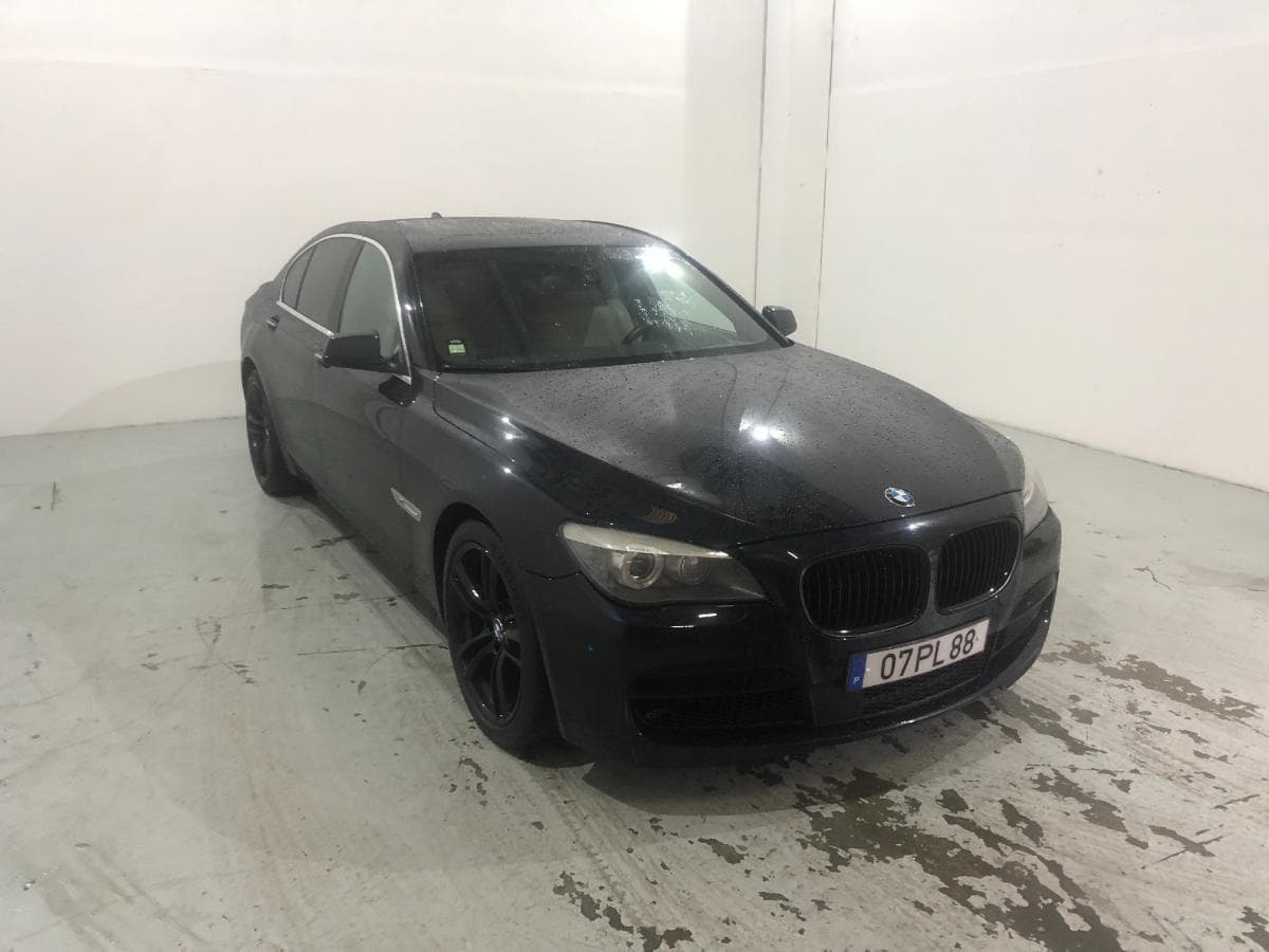 BMW 740 D · Ano 2011 — imagem 1