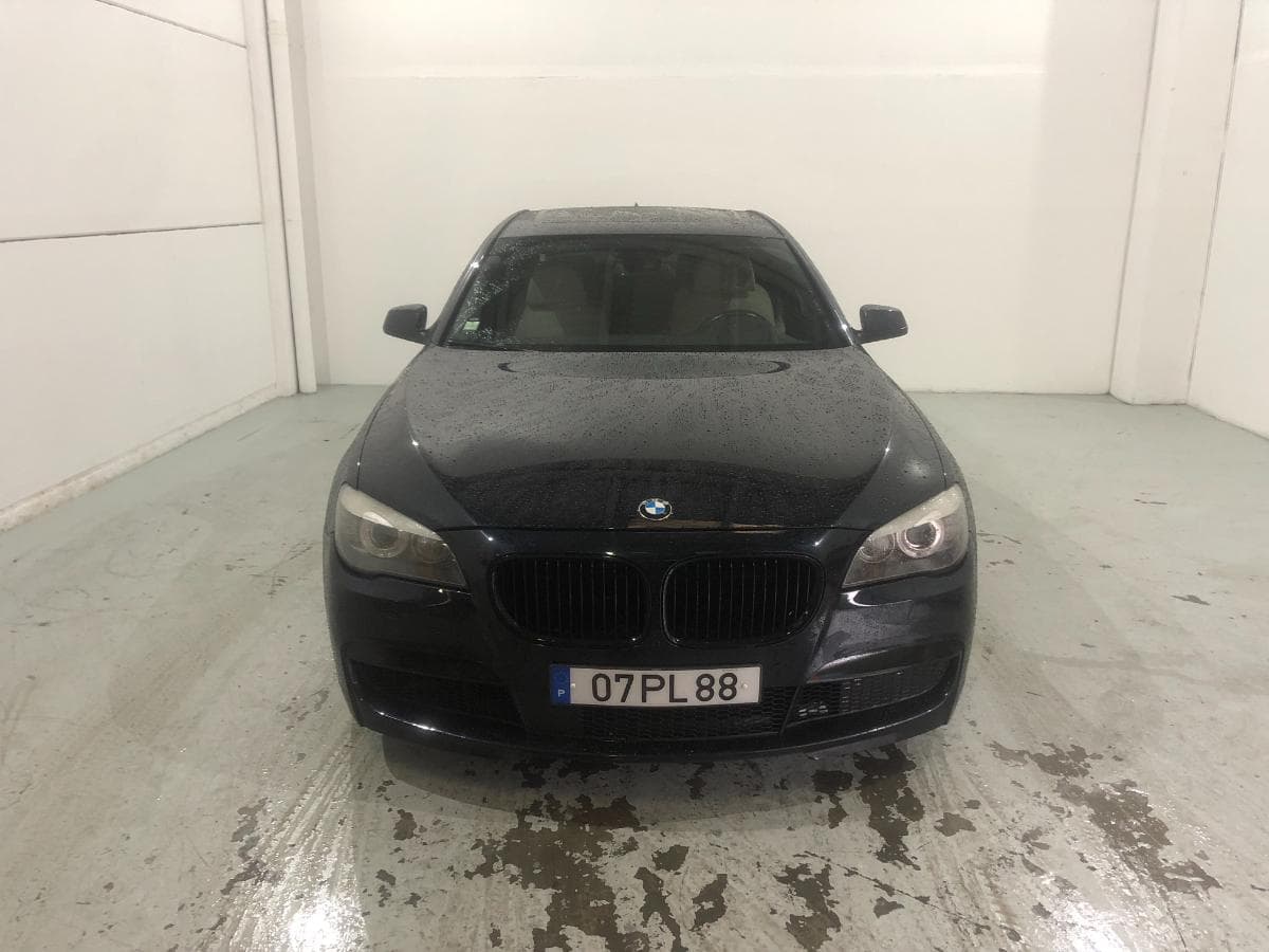 BMW 740 D · Ano 2011 — imagem 3