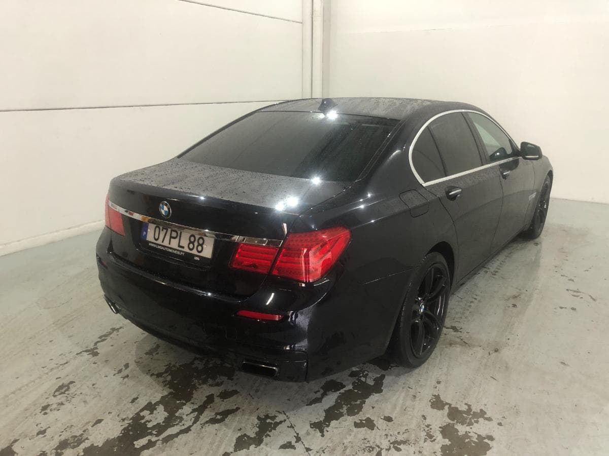 BMW 740 D · Ano 2011 — imagem 7