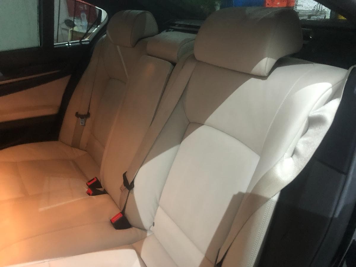 BMW 740 D · Ano 2011 — imagem 19