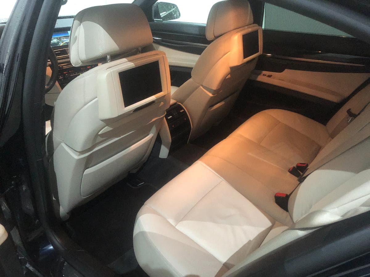 BMW 740 D · Ano 2011 — imagem 20