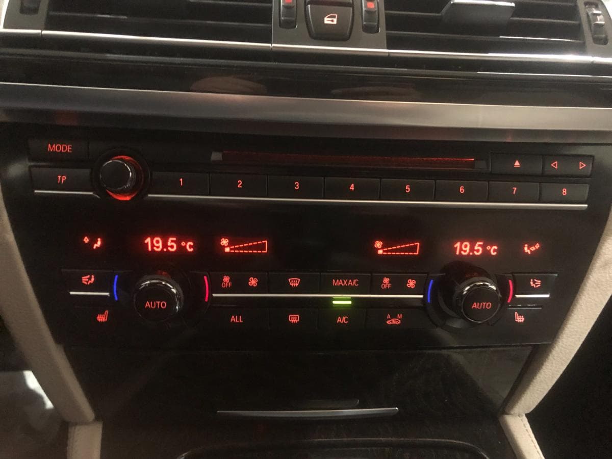 BMW 740 D · Ano 2011 — imagem 27