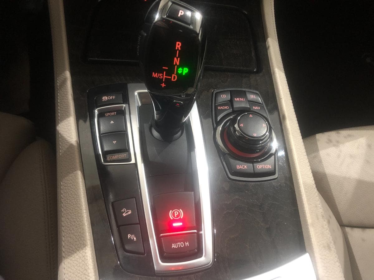 BMW 740 D · Ano 2011 — imagem 30