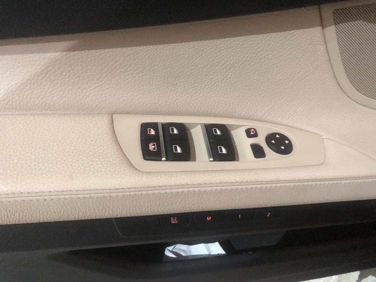BMW 740 D · Ano 2011 — imagem 42