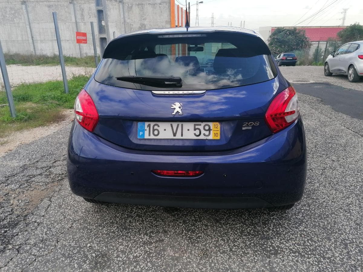 Peugeot 208 1.4HDI · Ano 2012 — imagen 5