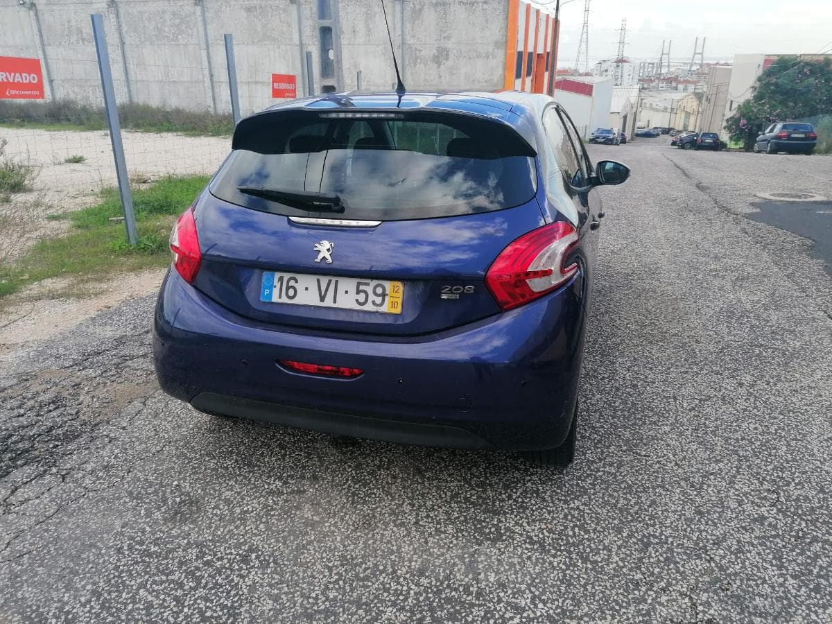 Peugeot 208 1.4HDI · Ano 2012 — imagen 6