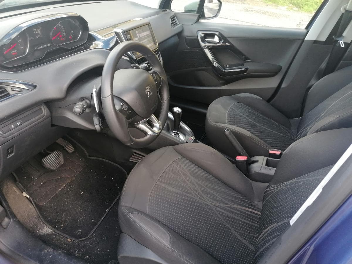 Peugeot 208 1.4HDI · Ano 2012 — imagen 13