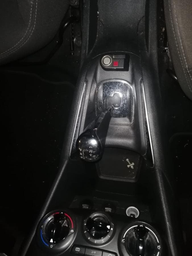 Peugeot 208 1.4HDI · Ano 2012 — imagen 17