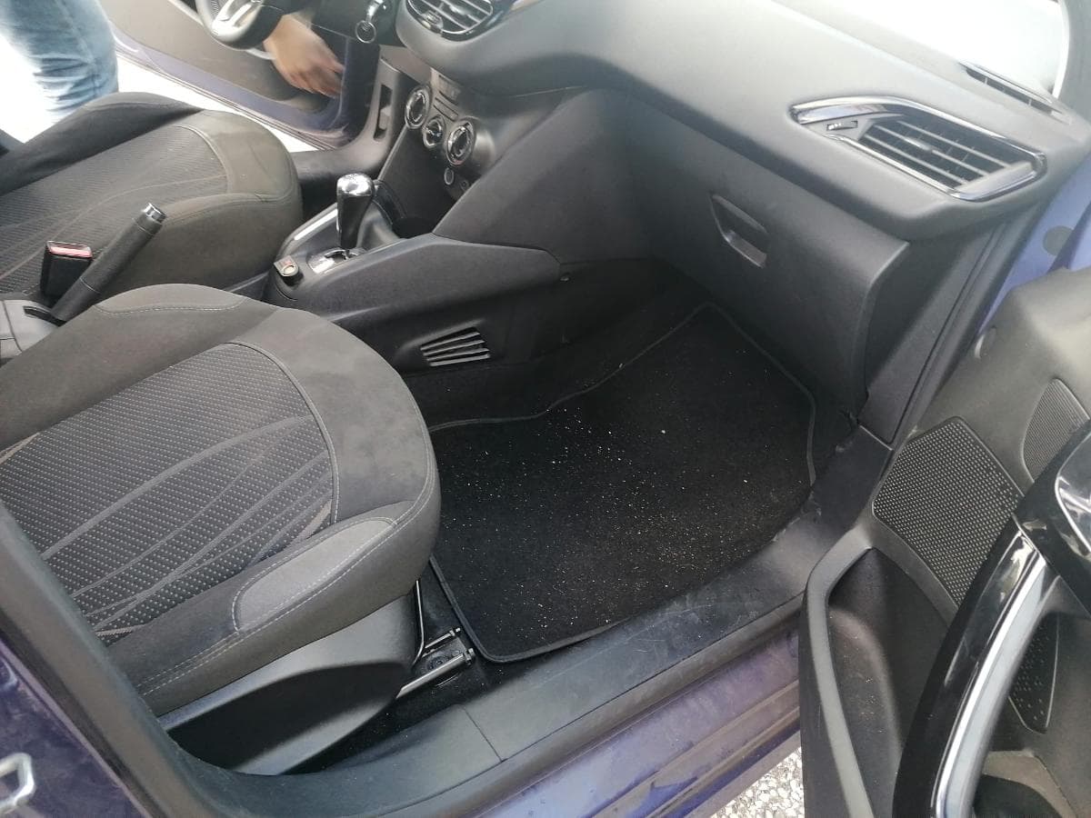 Peugeot 208 1.4HDI · Ano 2012 — imagen 19