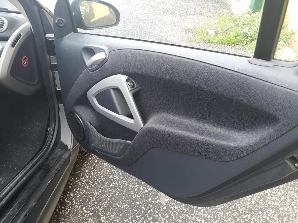 Smart Fortwo Cabrio 1.0 · Ano 2012 — image 17