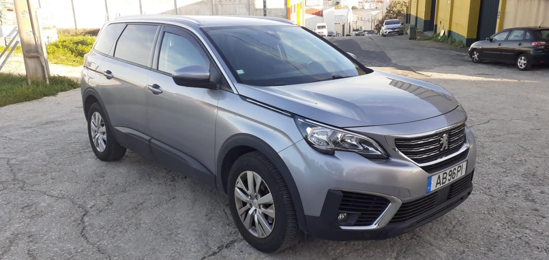 Peugeot 5008 1.6 BlueHDI · Ano 2017 — imagen 3