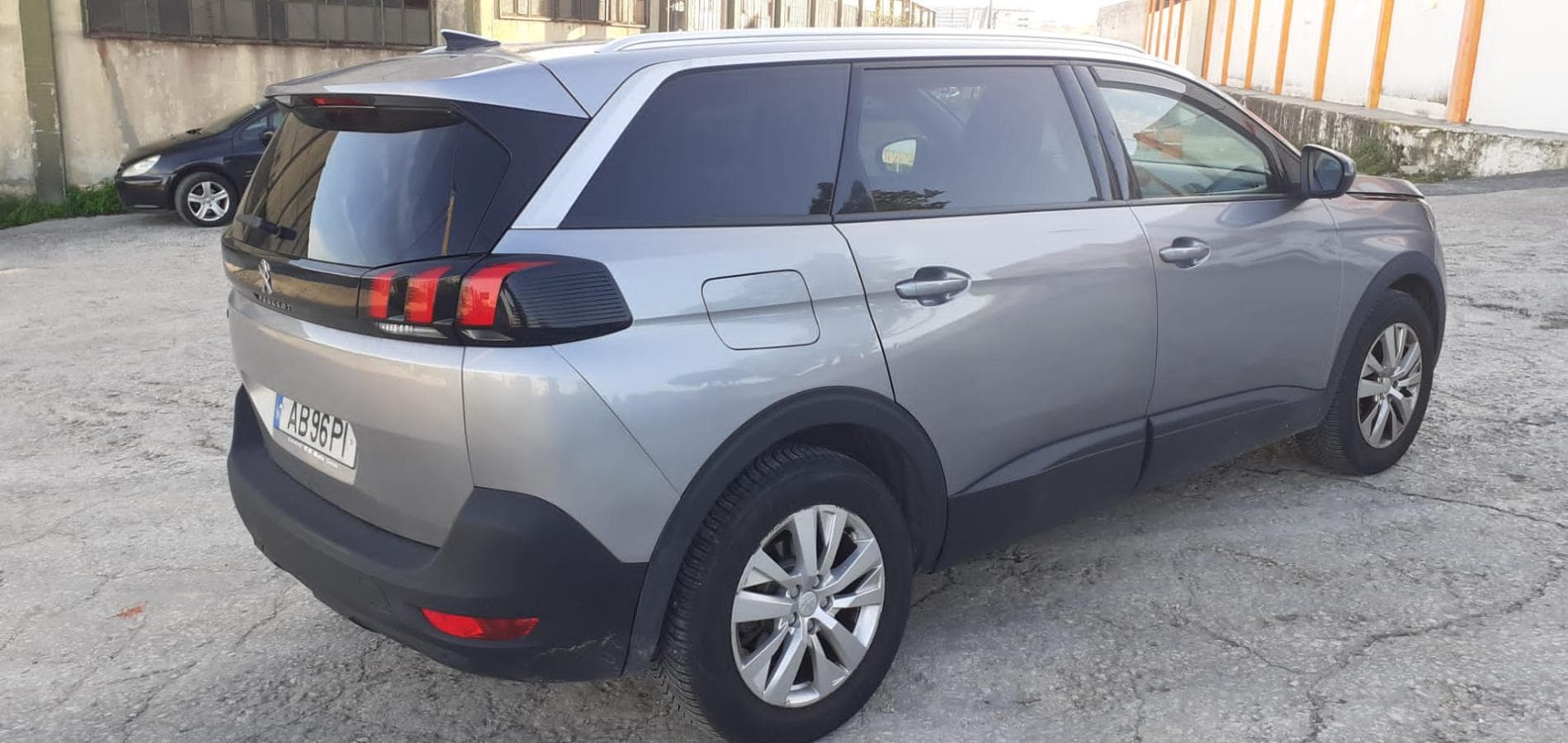 Peugeot 5008 1.6 BlueHDI · Ano 2017 — imagen 6