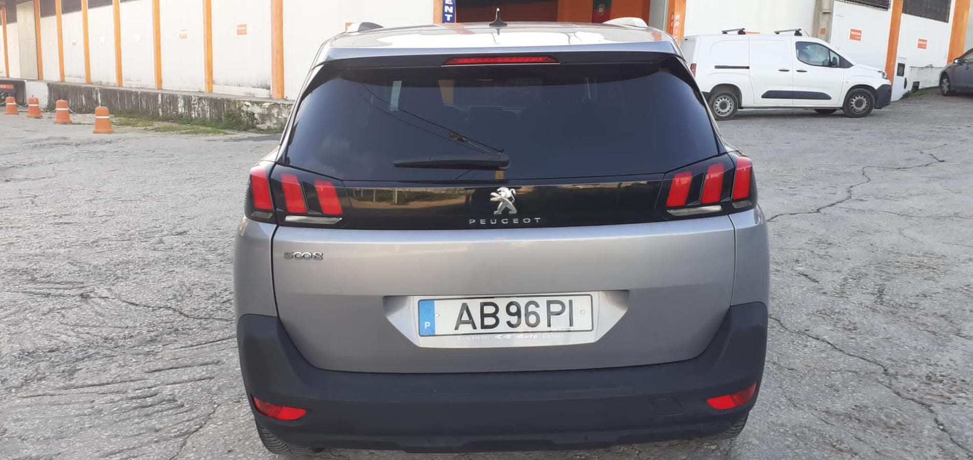 Peugeot 5008 1.6 BlueHDI · Ano 2017 — imagen 7