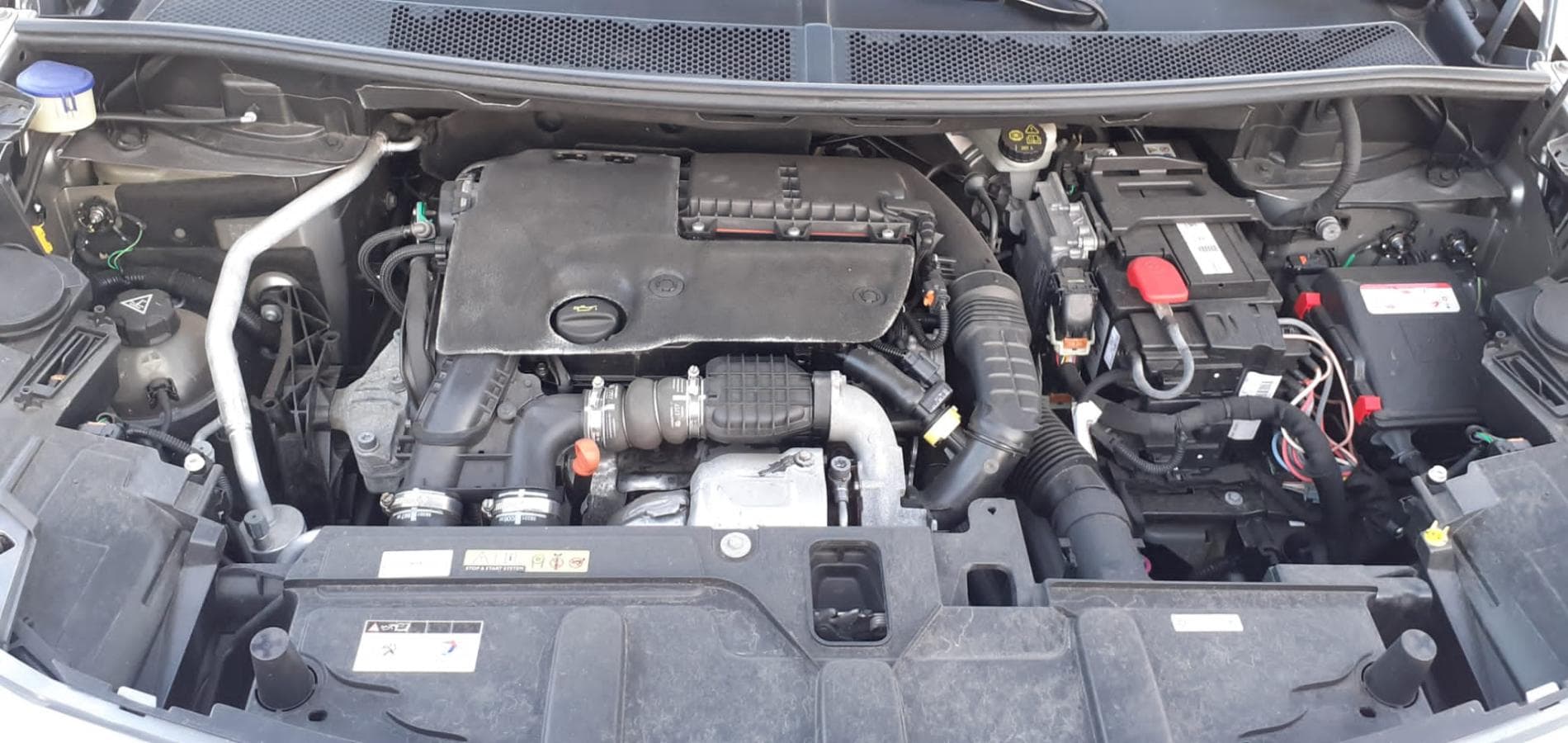 Peugeot 5008 1.6 BlueHDI · Ano 2017 — imagen 9