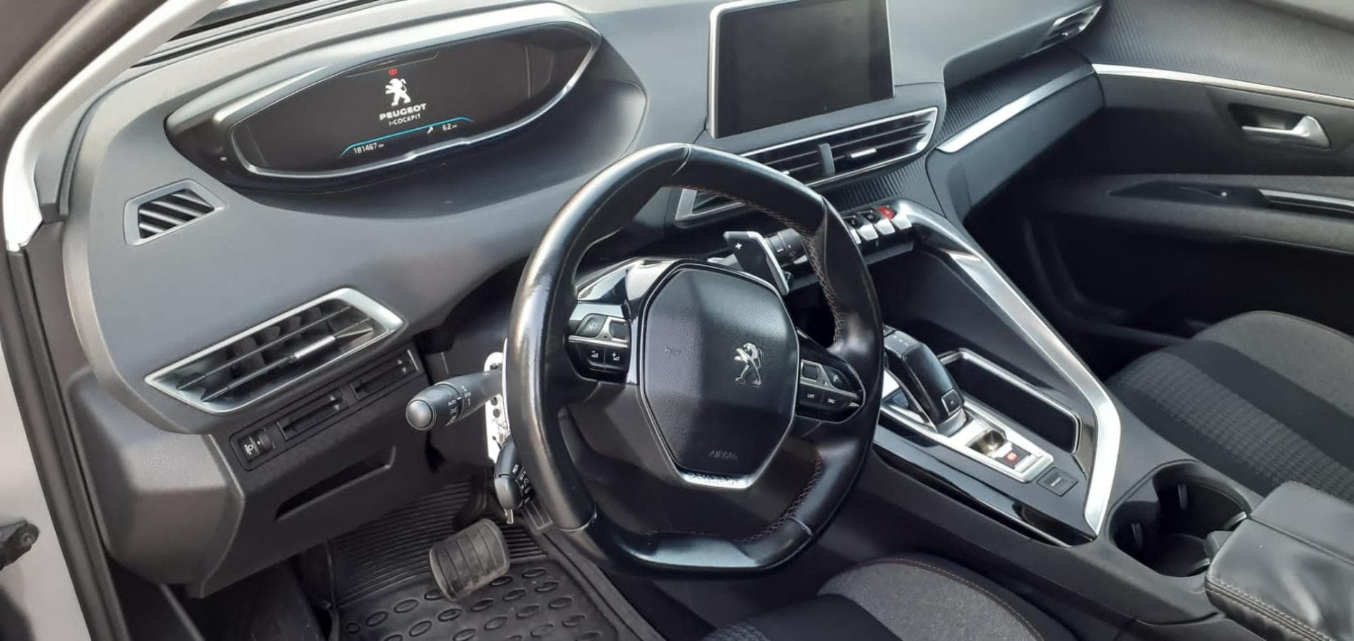 Peugeot 5008 1.6 BlueHDI · Ano 2017 — imagen 12