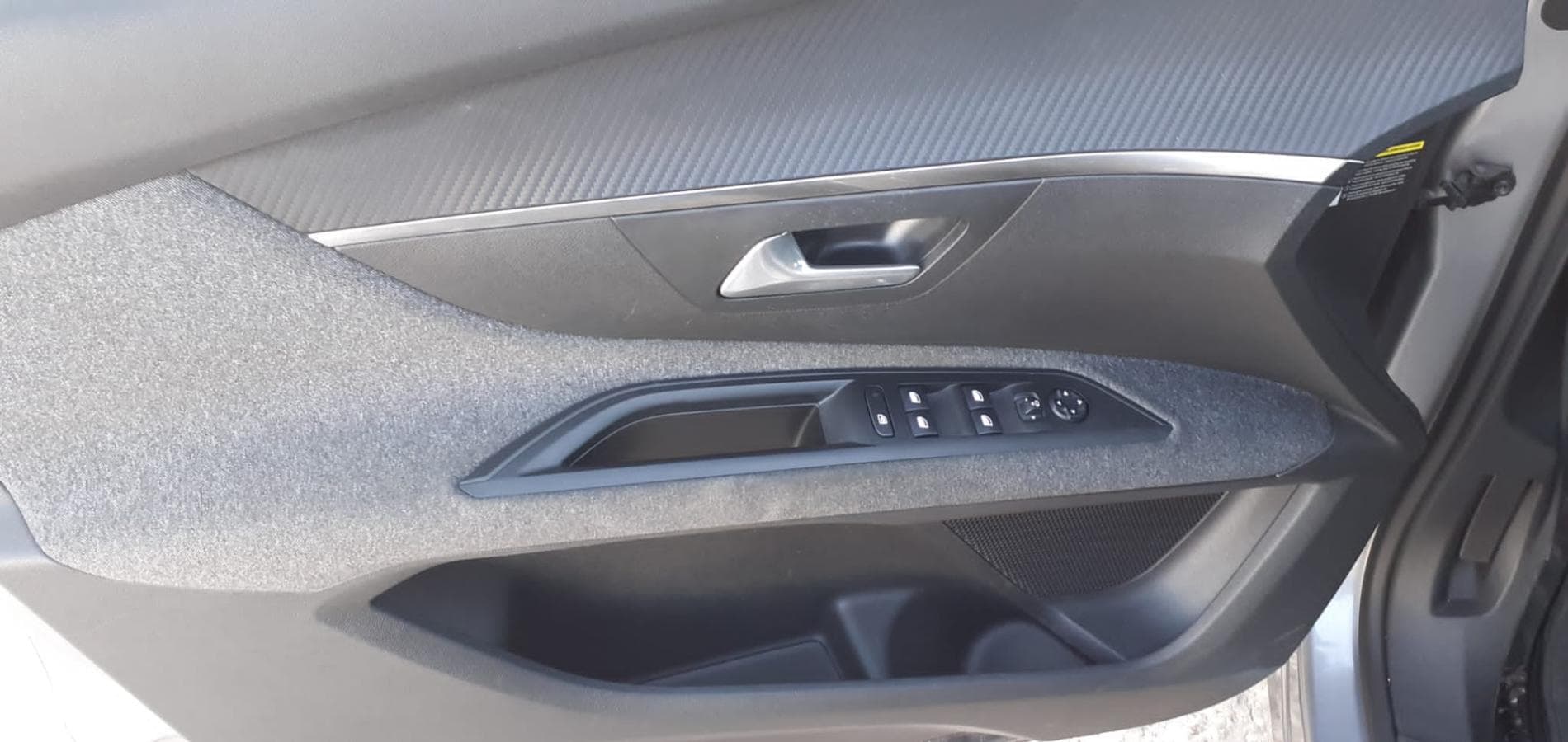 Peugeot 5008 1.6 BlueHDI · Ano 2017 — imagen 13