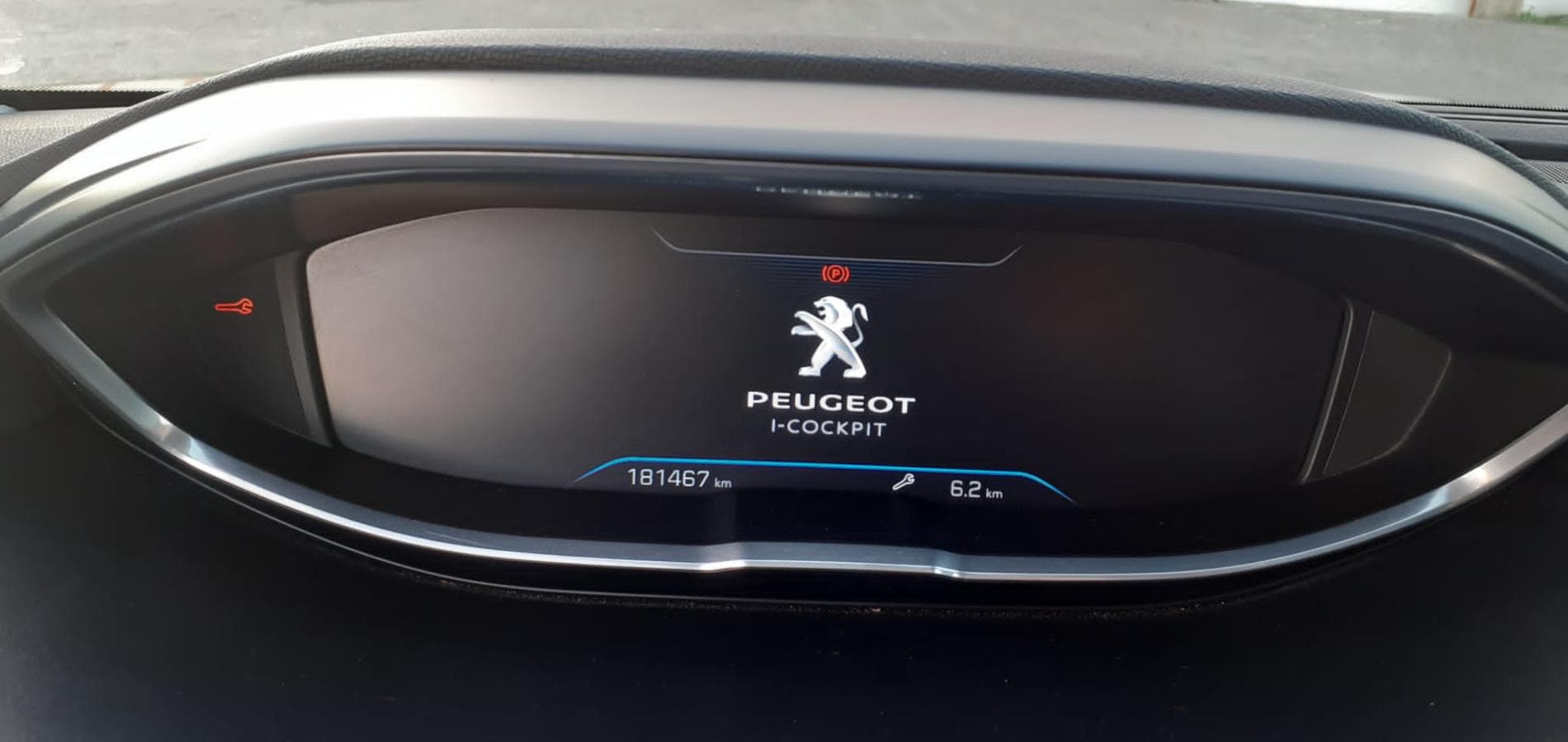 Peugeot 5008 1.6 BlueHDI · Ano 2017 — imagen 21